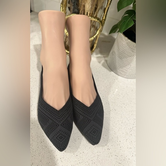 Pointed Toe Geometric Pattern Flat Shoes - Picture 6 of 7